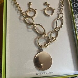Daisy Fuentes Gold Circle Pendant Necklace Set